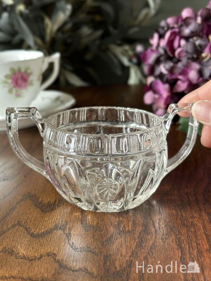 便利に使えるアンティークガラスの食器