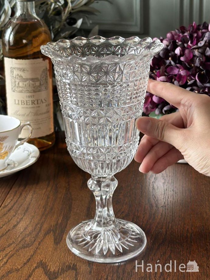 キラキラ輝くアンティークガラス