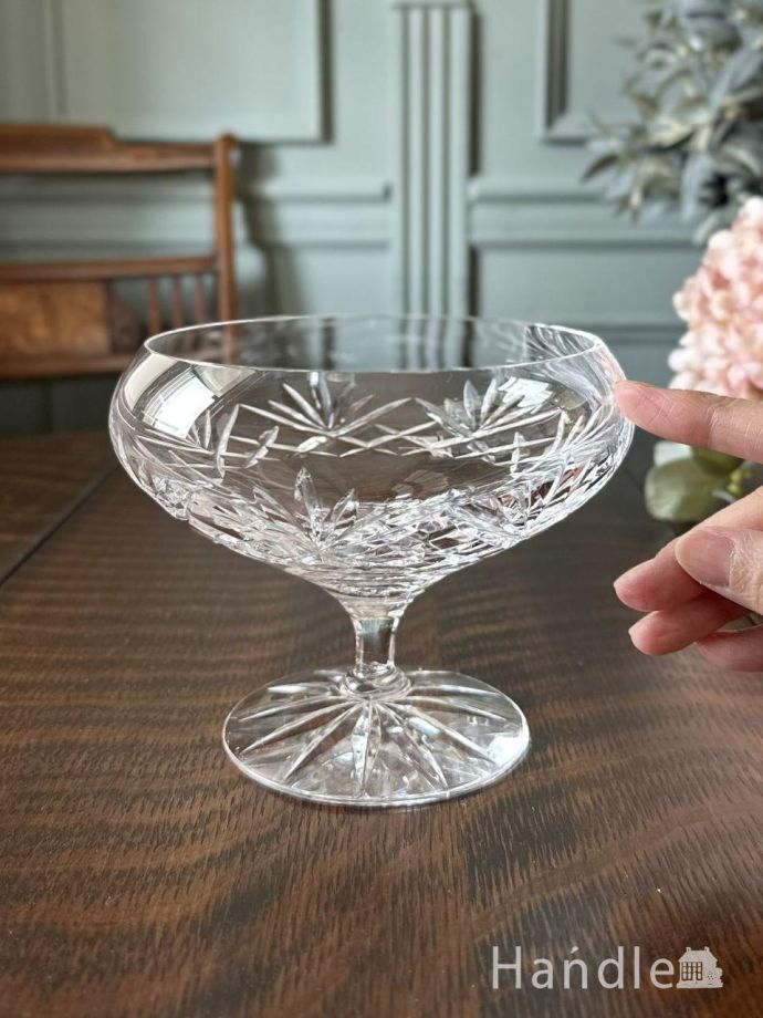 便利に使えるアンティークガラスの食器