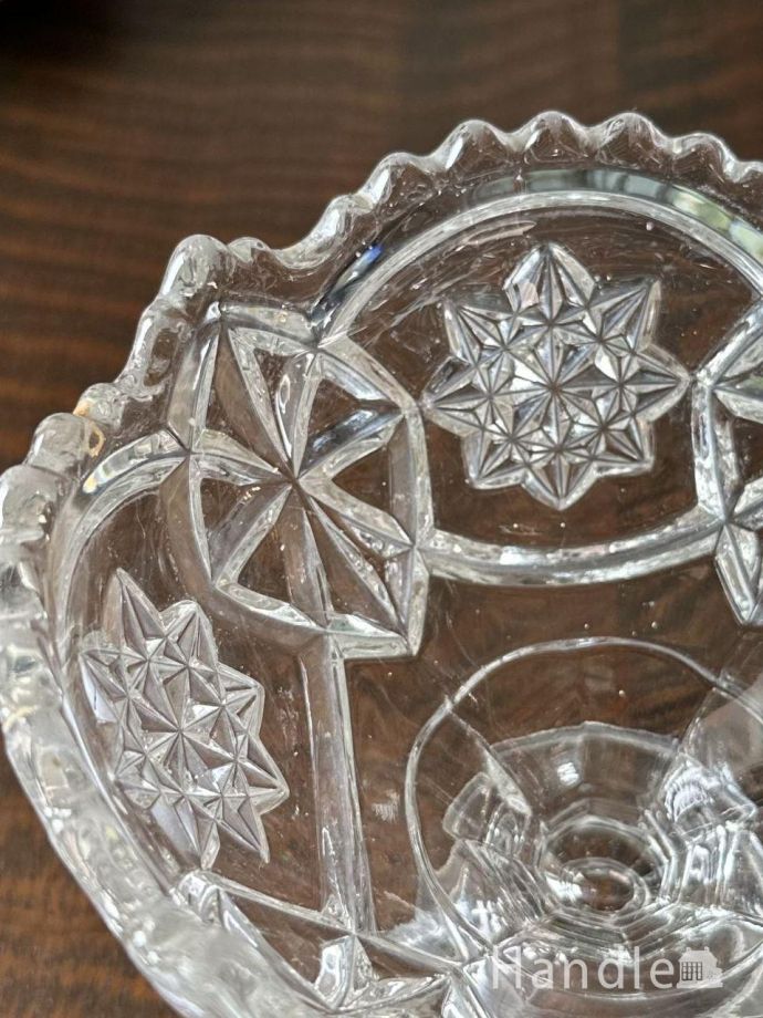 太陽と星の型押し模様のアンティークガラス