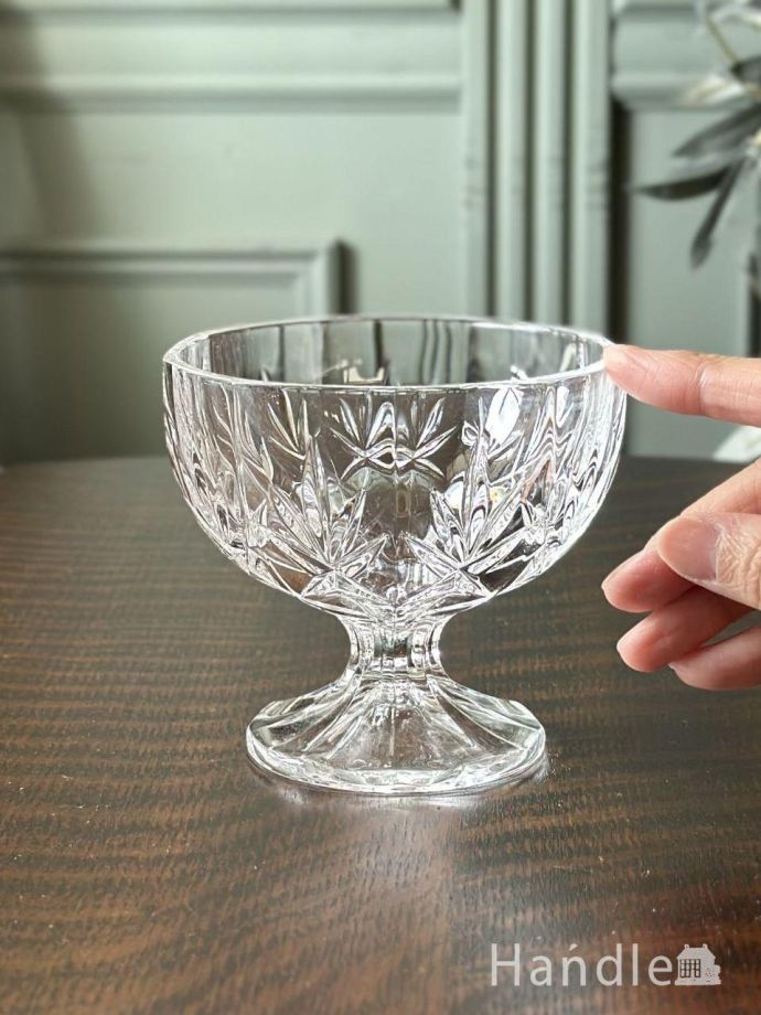 便利に使えるアンティークガラスの食器