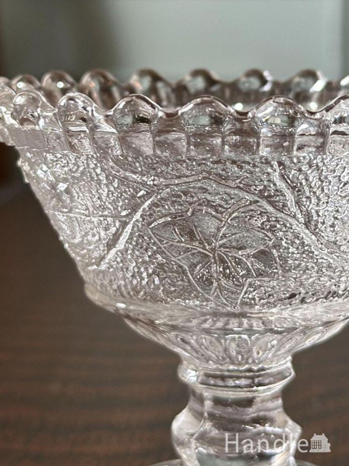 アンティーク 雑貨のガラス小物 【雑貨類商品UP用】 アンティーク プレスドグラス(デザートグラス)。デザート用に作られた美しいガラスの器食卓で使われたガラスはどれも美しいですが、特にめずらしいデザート用。(htz-02-5-4)