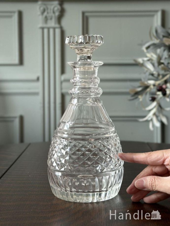 たっぷり入るガラスのデカンタ