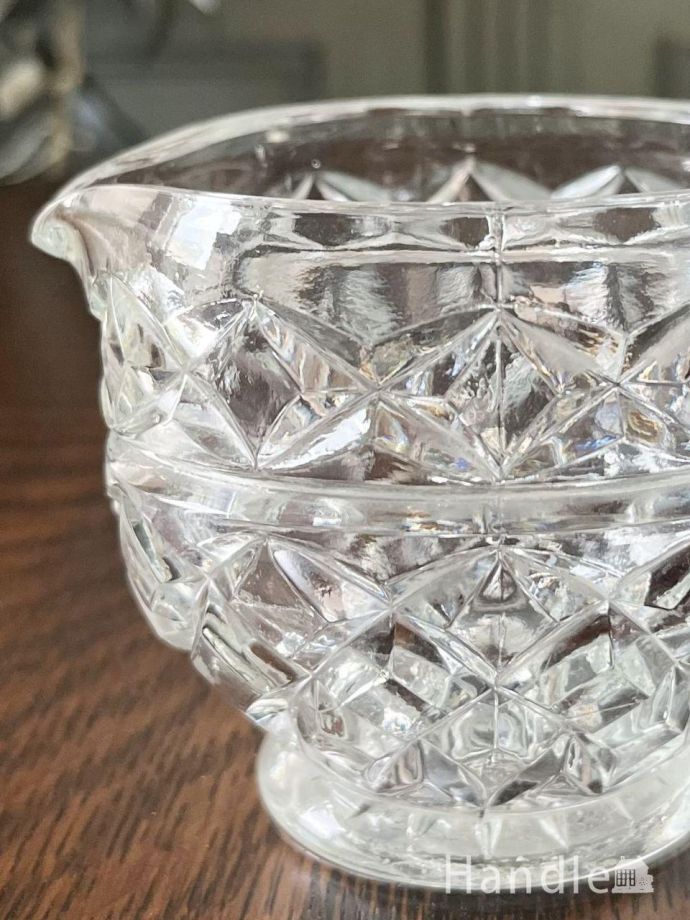 アンティークガラスのミルクピッチャー