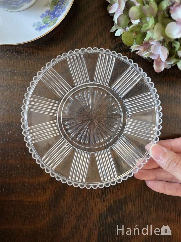 便利に使えるアンティークガラスの食器