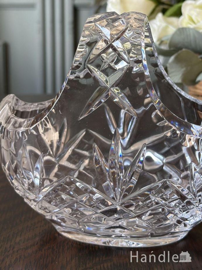 アンティークガラスの可愛いバスケット