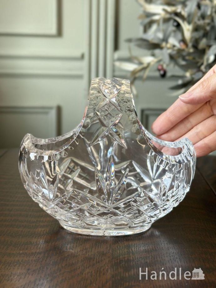 プレスドグラスのバスケット