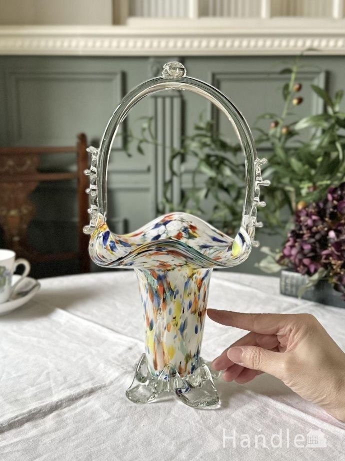 プレスドグラスのバスケット