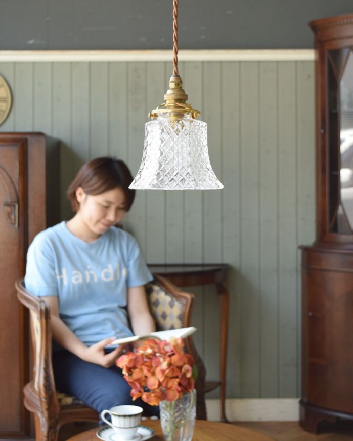 ペンダントライト　照明・ライティング　ダイヤカットのペンダントライト（コード・シャンデリア電球・ギャラリーA付き）。小ぶりな照明なので、２〜３個くらいで下げるのがお勧めです。(pl-015d)