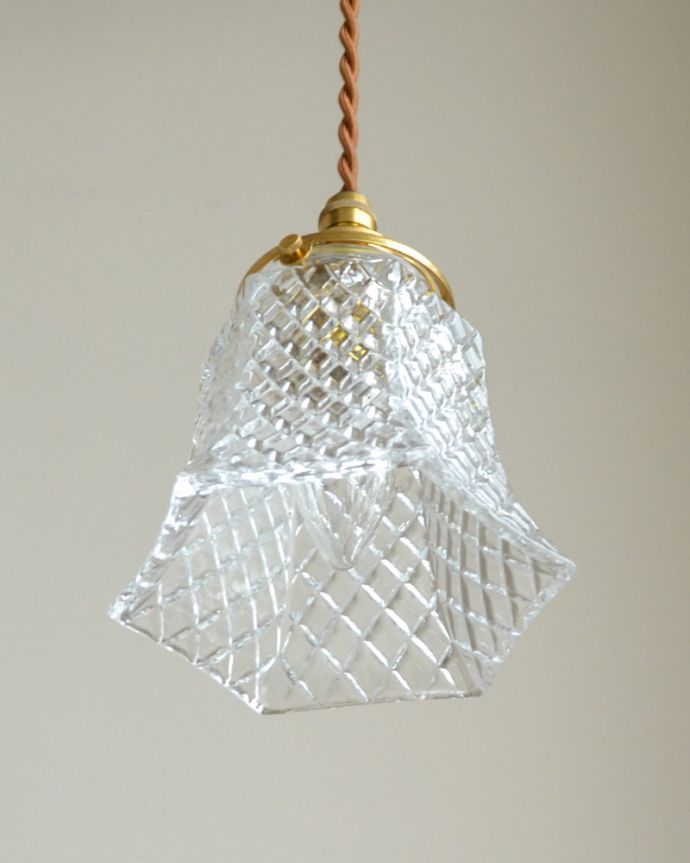 下から見たペンダントライト