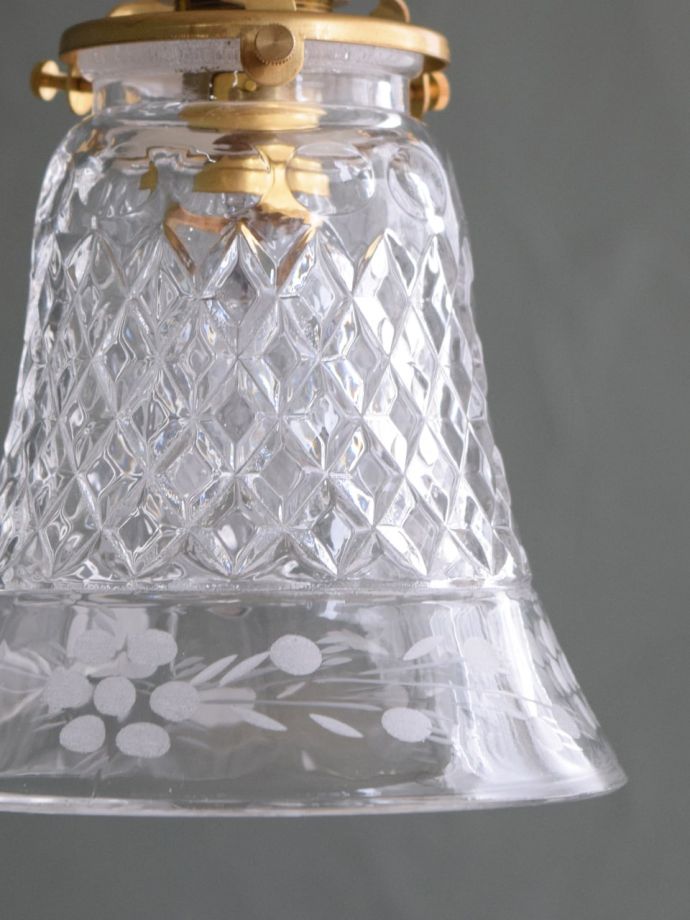 ガラスシェードの模様