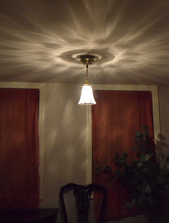 ペンダントライトの陰影