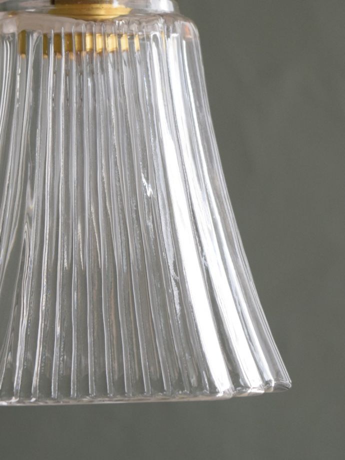 ガラスシェードの模様