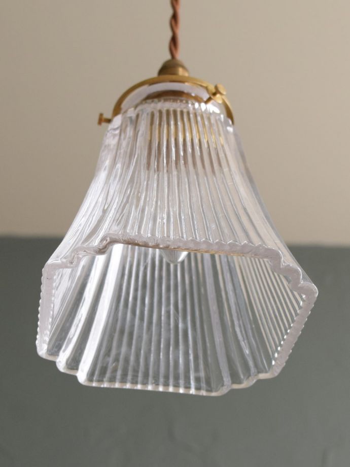 下から見たペンダントライト