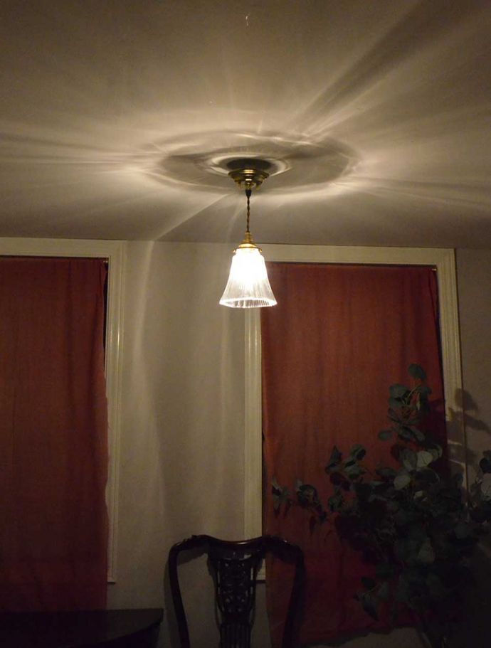 ペンダントライトの陰影