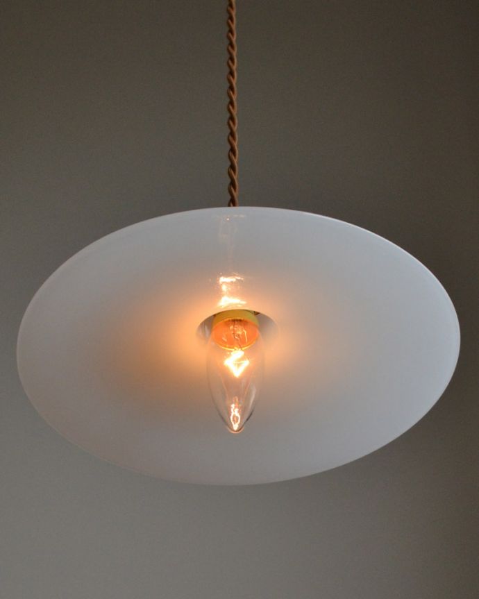 点灯後のペンダントライト