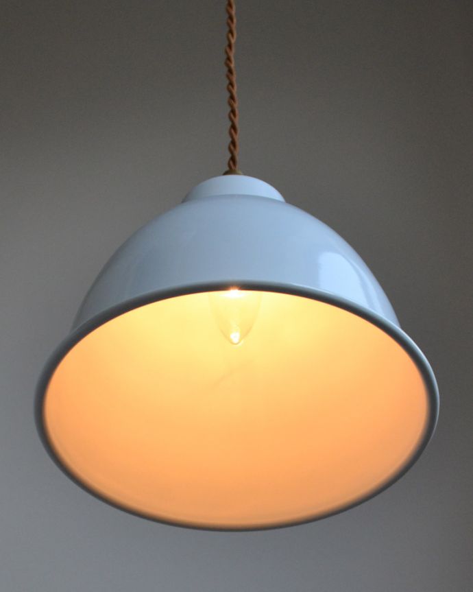 点灯後のペンダントライト