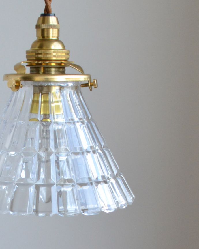 ガラスシェードの模様