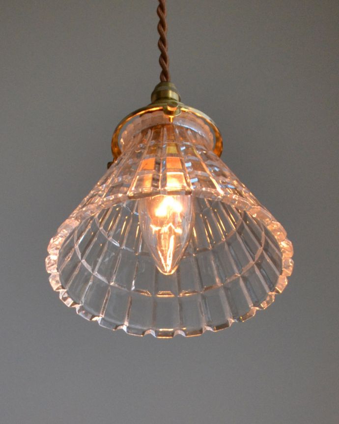 点灯後のペンダントライト