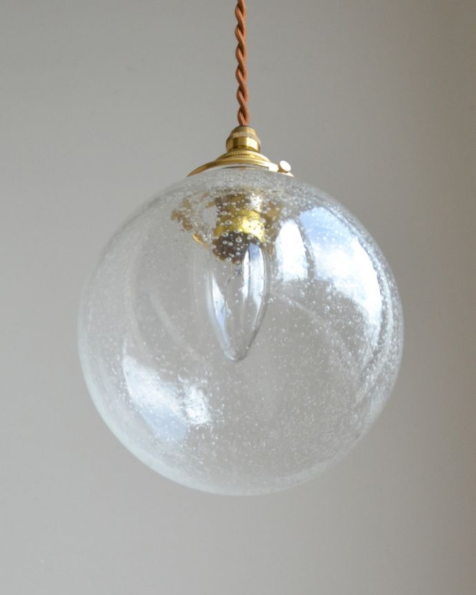 下から見たペンダントライト