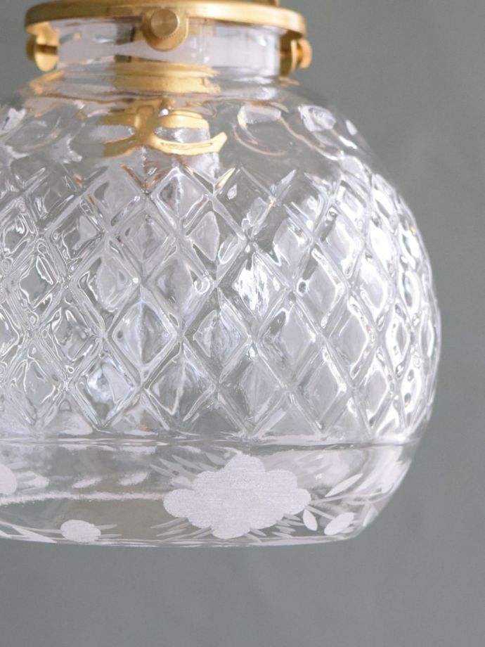 ガラスシェードの模様