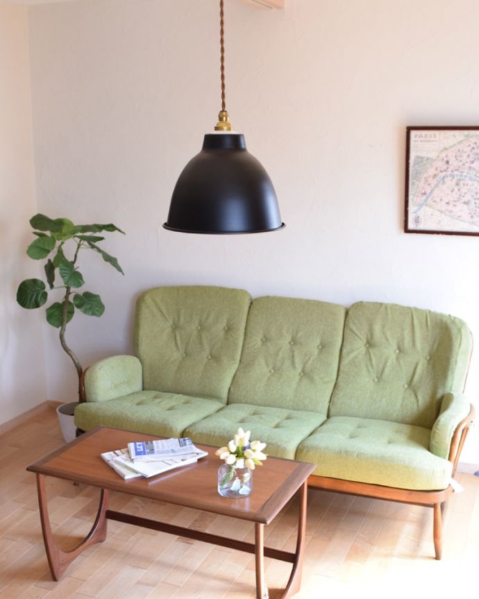 ペンダントライト 照明・ライティング アイアンシェード付きのペンダントライト(ブラック)(コード・シャンデリア電球・ギャラリーB白リング2枚付き)。リビングのアクセントにも最適です。(pl-055a)