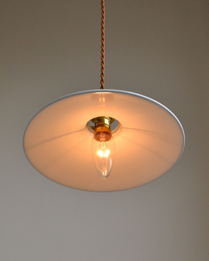 点灯後のペンダントライト