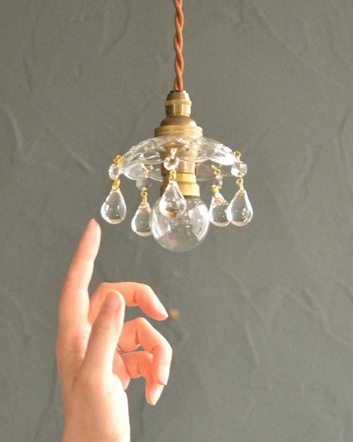 Handleオリジナル　照明・ライティング　Handleオリジナル のプチ シャンデリア　シェードA。手のひらサイズのプチシャンデリアシャンデリアのお皿をシェードにして作った、手のひらサイズのプチシャンデリア。(pl-090-1-o)