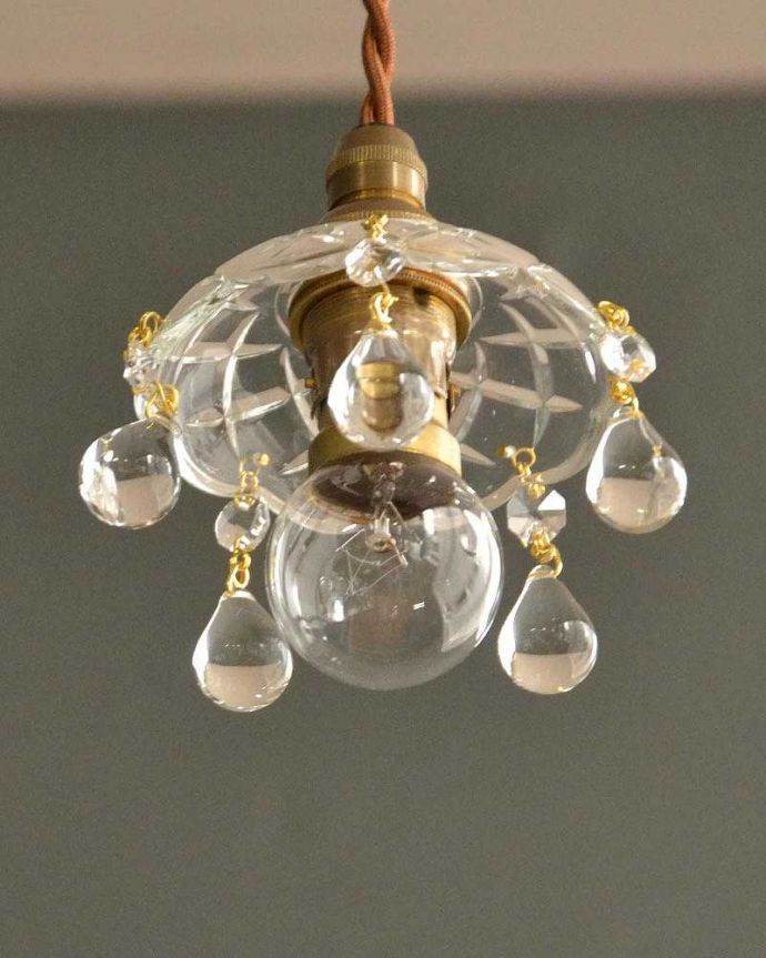 Handleオリジナル 照明・ライティング Handleオリジナル プチ シャンデリア A(コード・丸球付き・ギャラリーなし)。下から見ると・・・お昼と夜で、なんだか違った雰囲気の表情を見せてくれるプチシャンデリア。(pl-090-o)