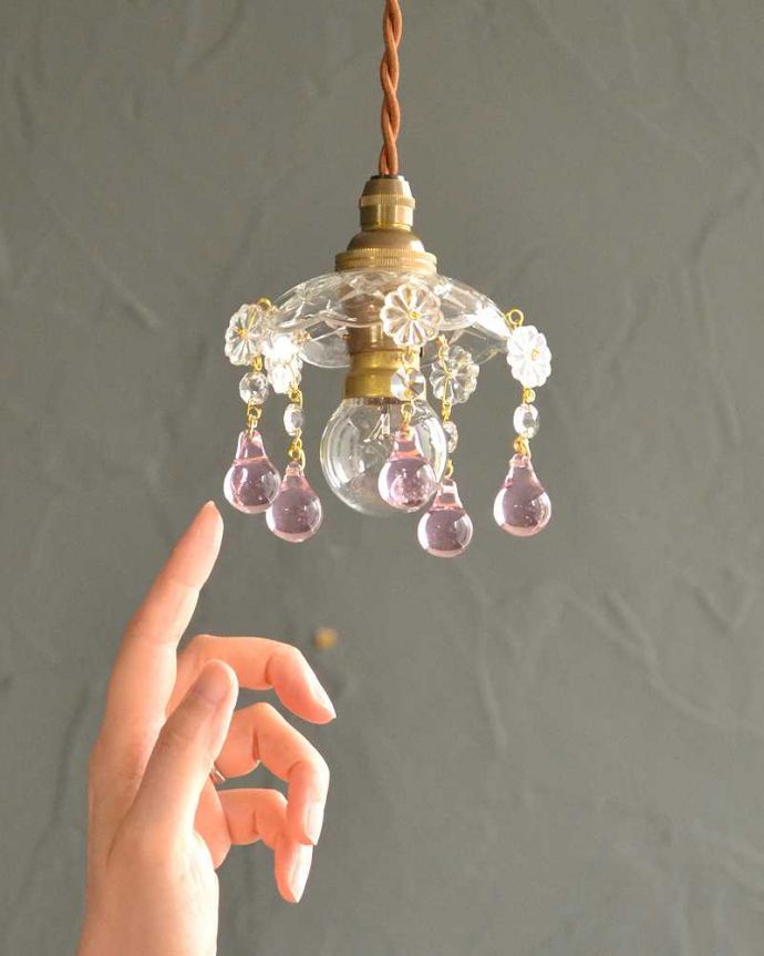 Handleオリジナル 照明・ライティング Handleオリジナル のプチ シャンデリア シェードB。手のひらサイズのプチシャンデリアシャンデリアのお皿をシェードにして作った、手のひらサイズのプチシャンデリア。(pl-091-1-o)