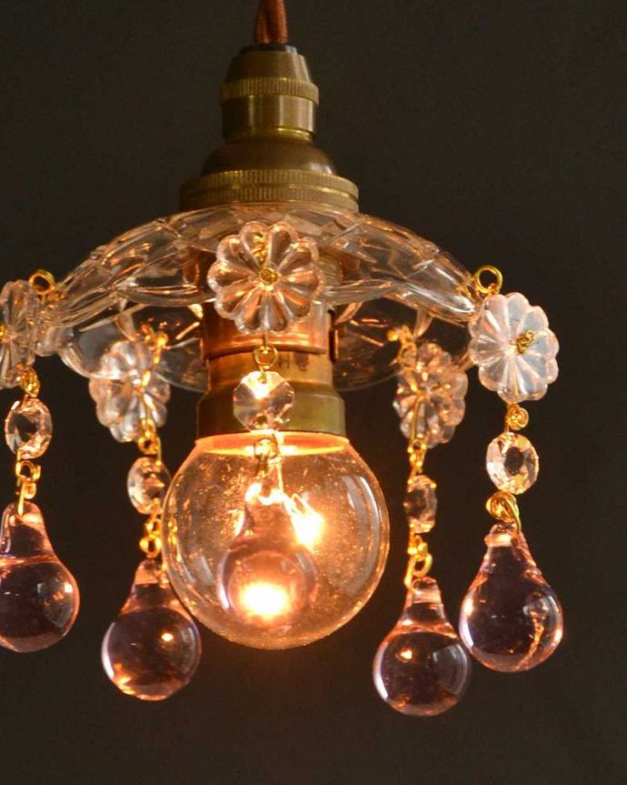 Handleオリジナル 照明・ライティング Handleオリジナル のプチ シャンデリア シェードB。夜になると・・・点灯するとガラスがキラキラ輝きます。(pl-091-1-o)