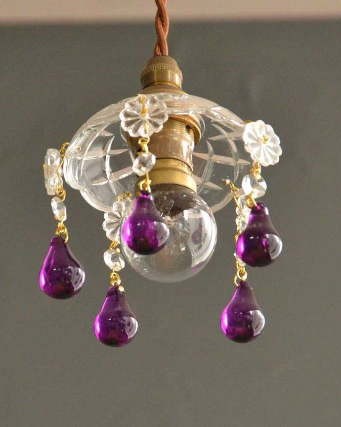 Handleオリジナル 照明・ライティング Handleオリジナル プチ シャンデリア C(コード・丸球付き・ギャラリーなし)。下から見ると・・・お昼と夜で、なんだか違った雰囲気の表情を見せてくれるプチシャンデリア。(pl-092-o)