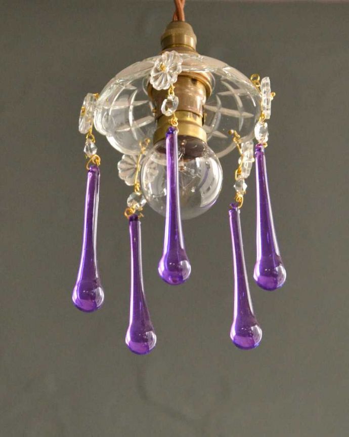 Handleオリジナル　照明・ライティング　Handleオリジナル プチ シャンデリアE（コード・丸球・ギャラリーなし）。下から見ると･･･お昼と夜で、なんだか違った雰囲気の表情を見せてくれるプチシャンデリア。(pl-094-o)