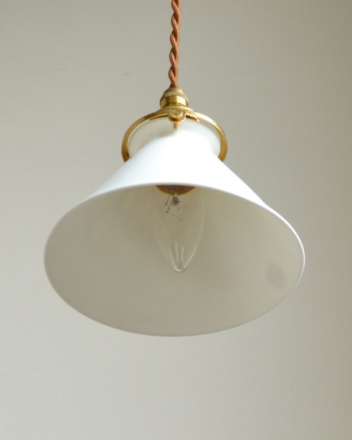 下から見たペンダントライト