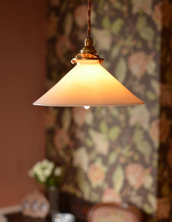 アンティーク風のペンダントライト