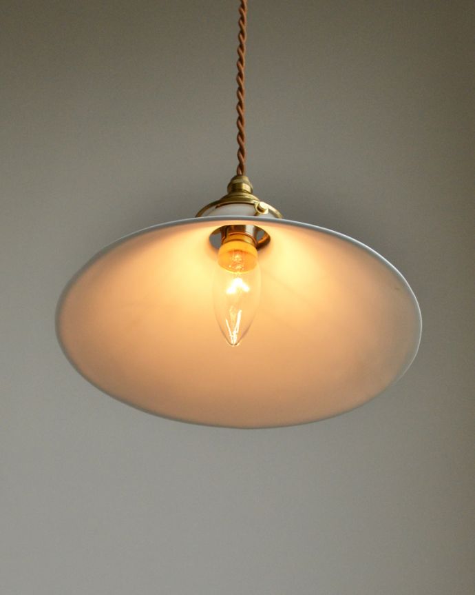 点灯後のペンダントライト