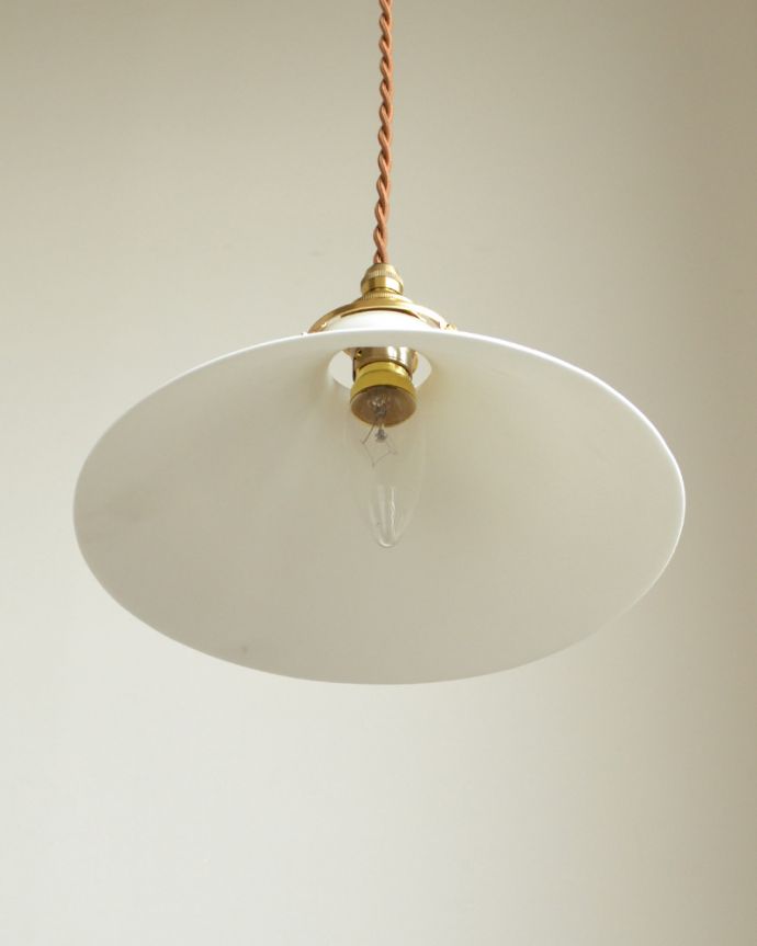 下から見たペンダントライト