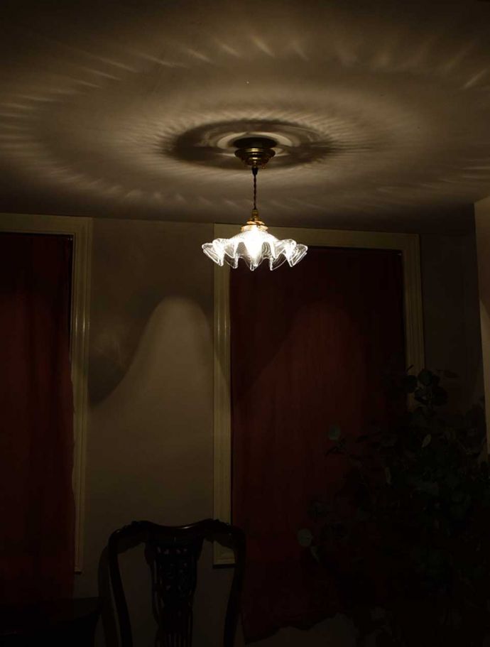 ペンダントライトの陰影