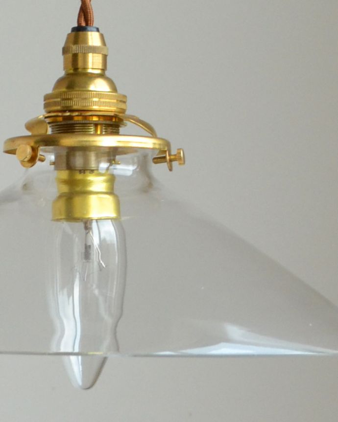 ガラスシェードの模様