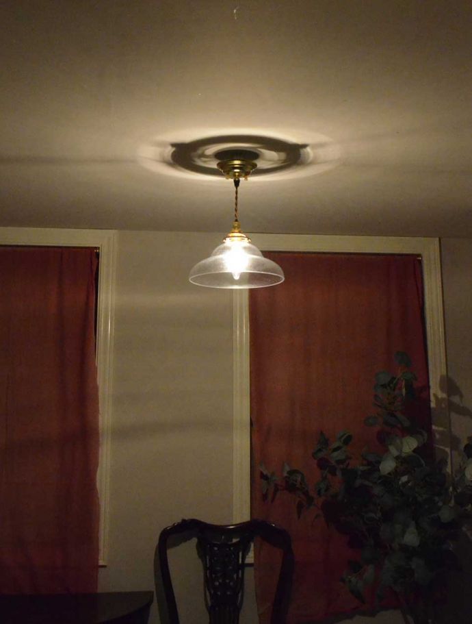 ペンダントライトの陰影