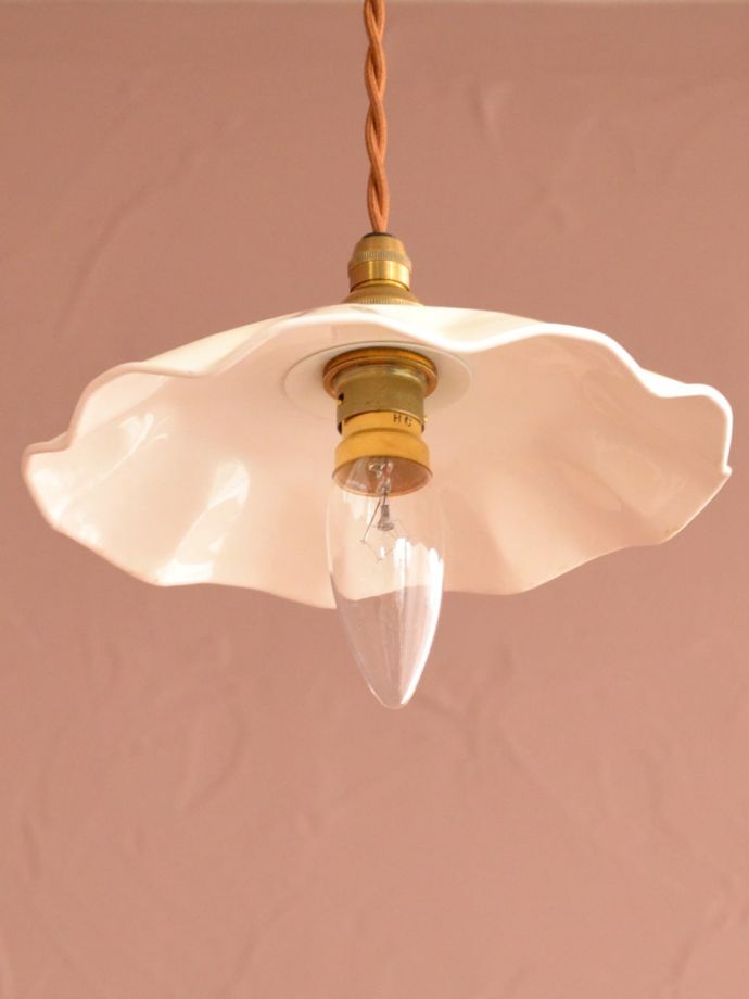 下から見たペンダントライト