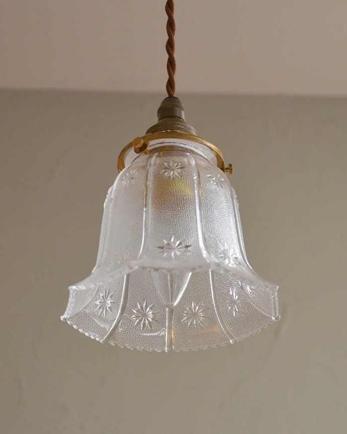 下から見たペンダントライト