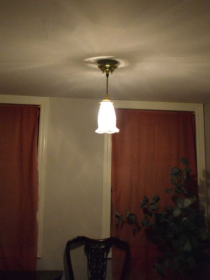 ペンダントライトの陰影