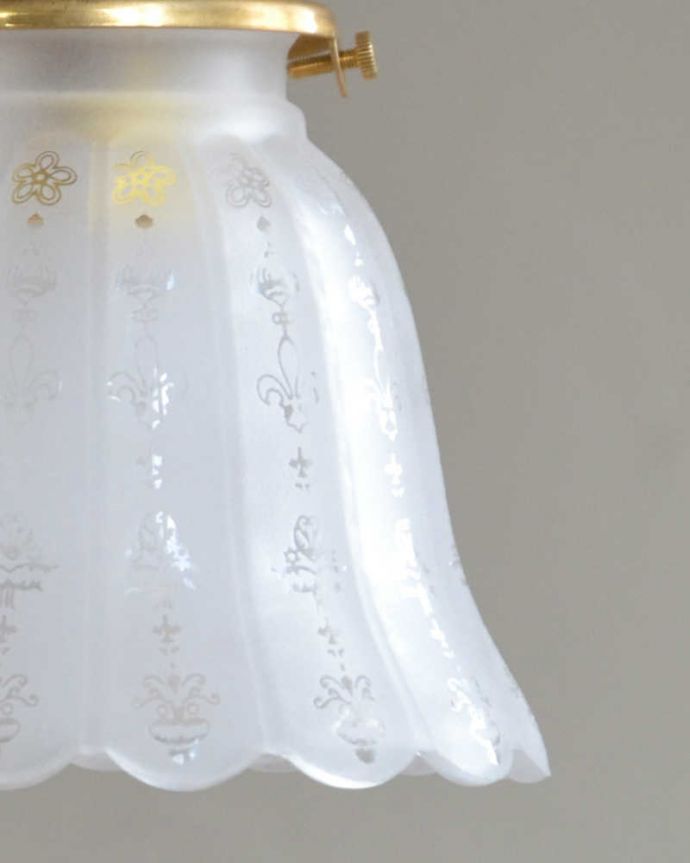 ガラスシェードの模様