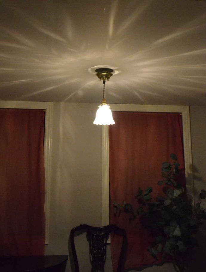 ペンダントライトの陰影