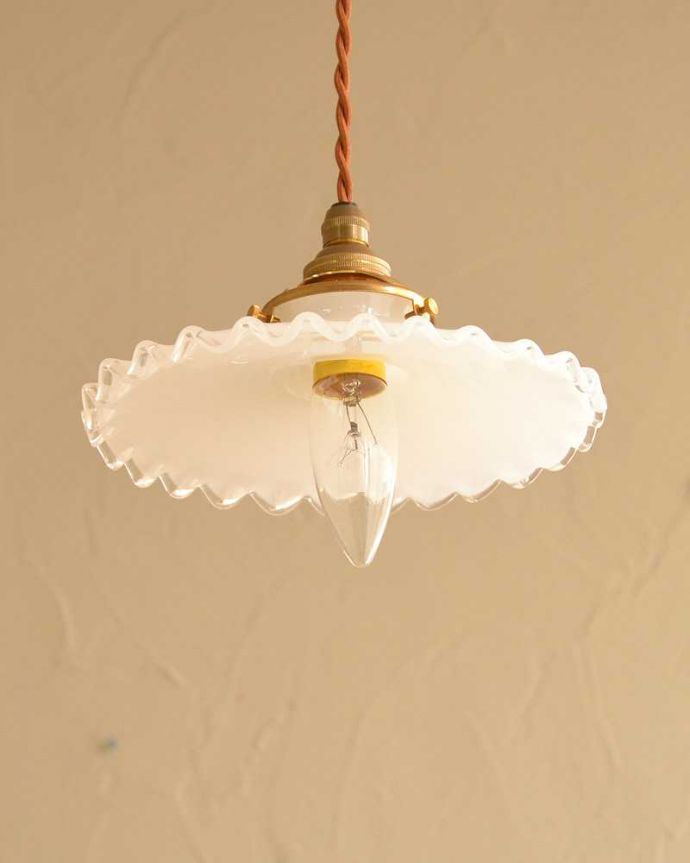 下から見たペンダントライト