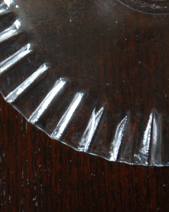 クリアガラスシェードのフリル