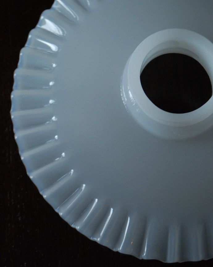 ミルクガラスのシェード