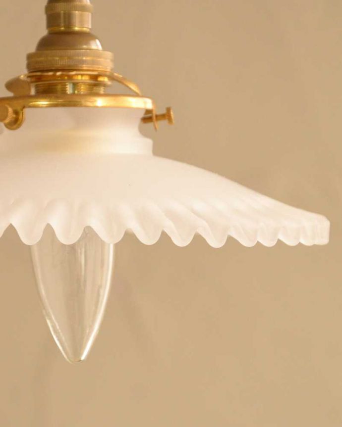 ガラスシェードの模様