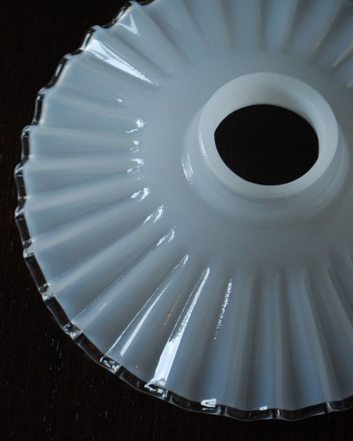 縁取りがクリアになっているシェード